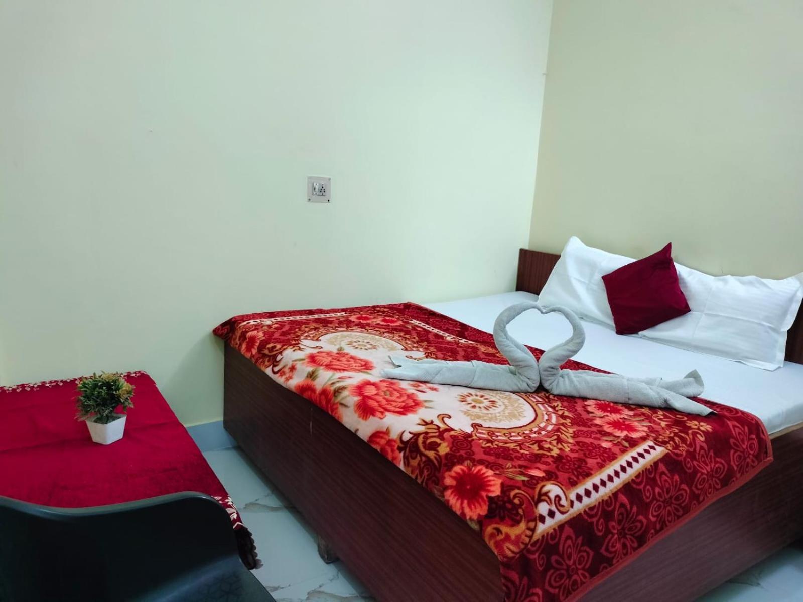Jpm Guest House พาราณสี ภายนอก รูปภาพ