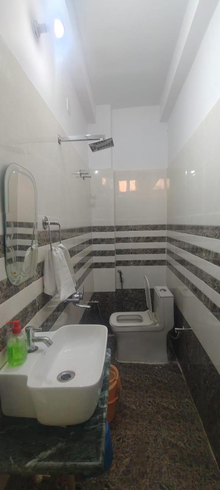 Jpm Guest House พาราณสี ภายนอก รูปภาพ
