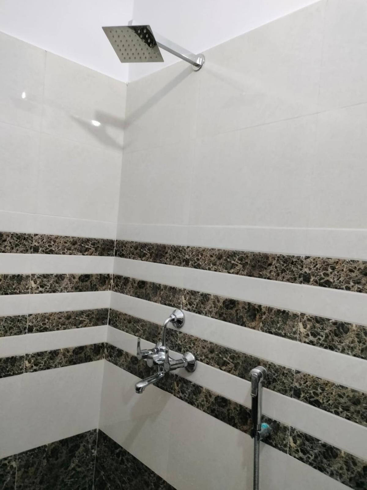 Jpm Guest House พาราณสี ภายนอก รูปภาพ